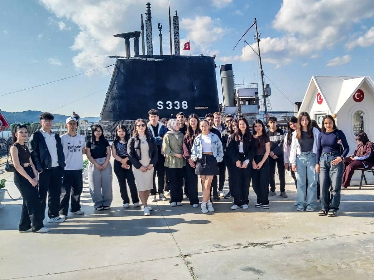 Öğrenciler Denizli’den tarihe yolculuk yaptı
Öğrenciler Denizli’den tarihe yolculuk yaptı