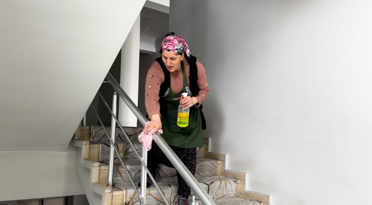 Öğrenciler gelmeden hijyen seferberliği: Yüksekova ikinci döneme hazır
Öğrenciler gelmeden hijyen seferberliği: Yüksekova ikinci döneme hazır