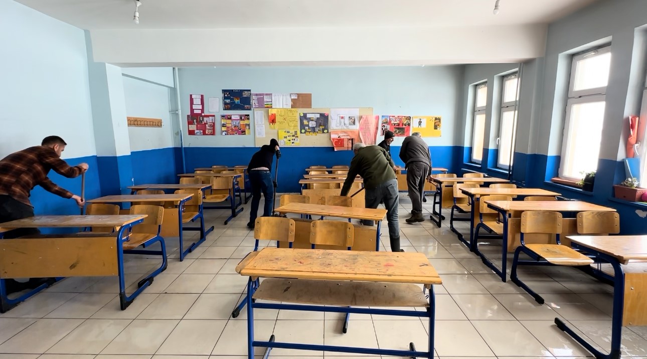 Öğrenciler gelmeden hijyen seferberliği: Yüksekova ikinci döneme hazır
Öğrenciler gelmeden hijyen seferberliği: Yüksekova ikinci döneme hazır