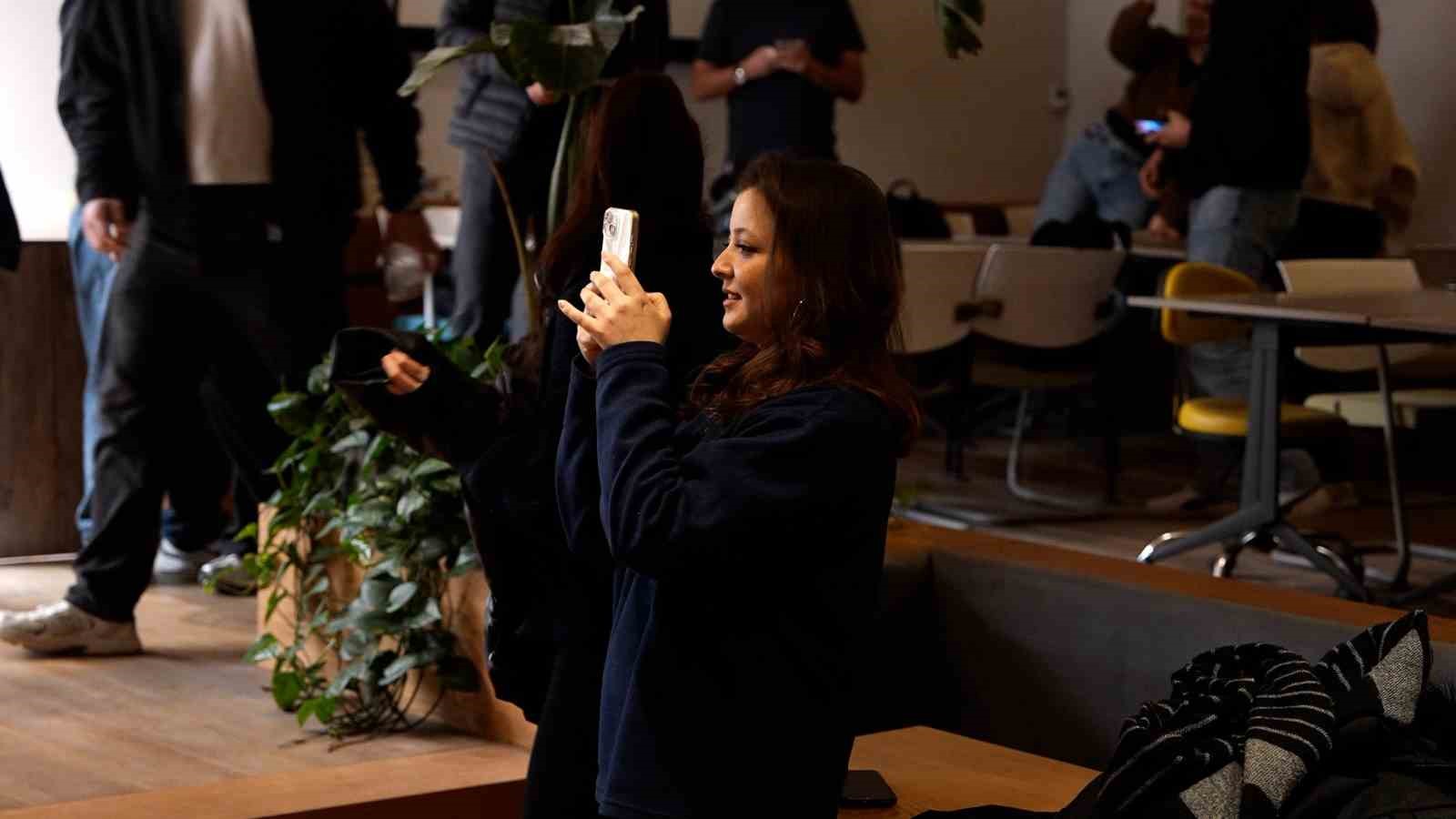 Öğrenciler marşla girdi, mehterle karşılandı
