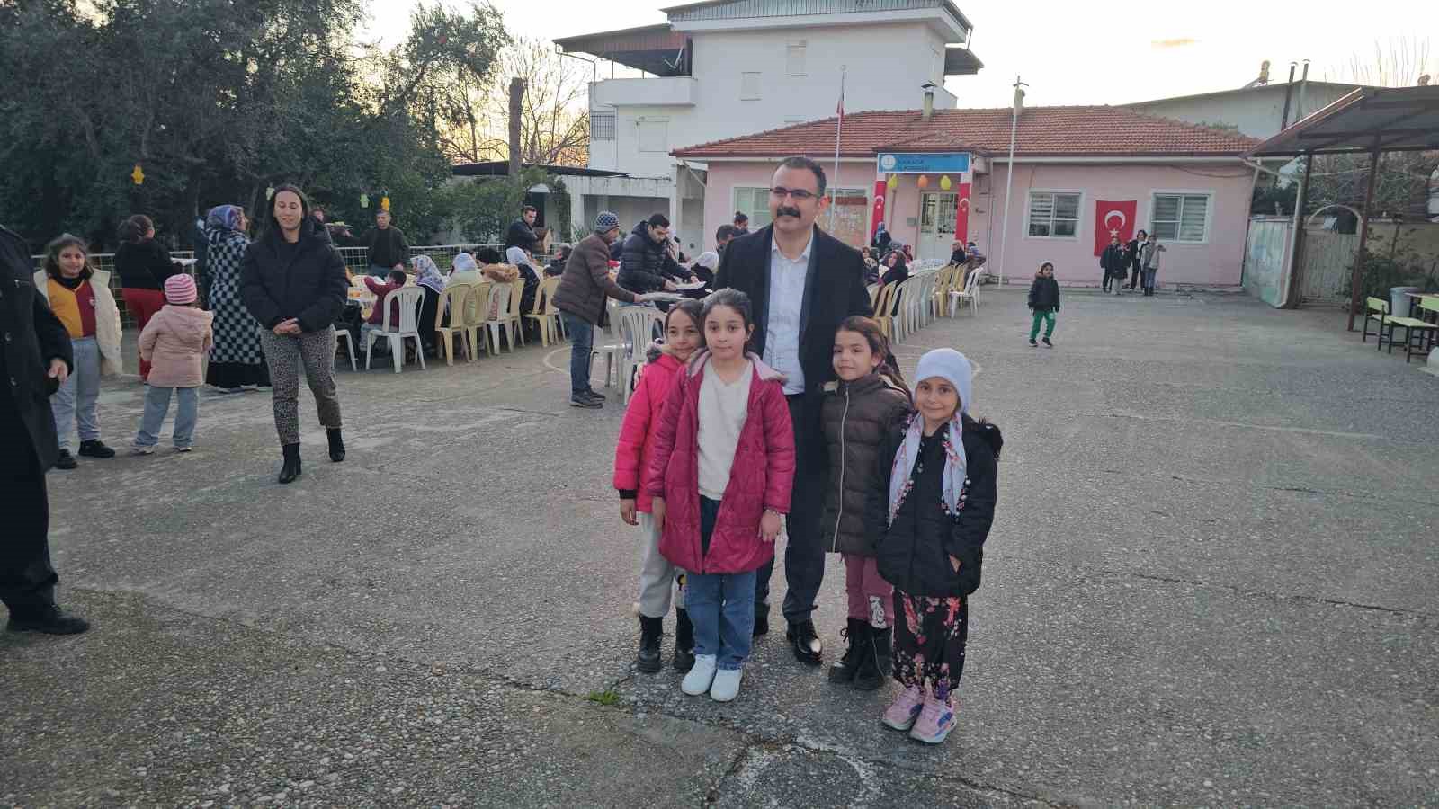 Öğrenciler, velileri ile iftarda buluştu
