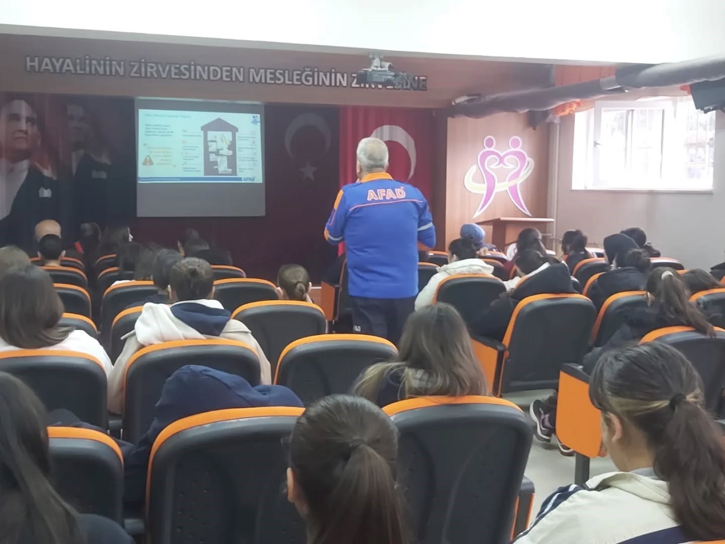 Öğrencilere afet bilinci aşılandı, tahliye tatbikatı yapıldı
