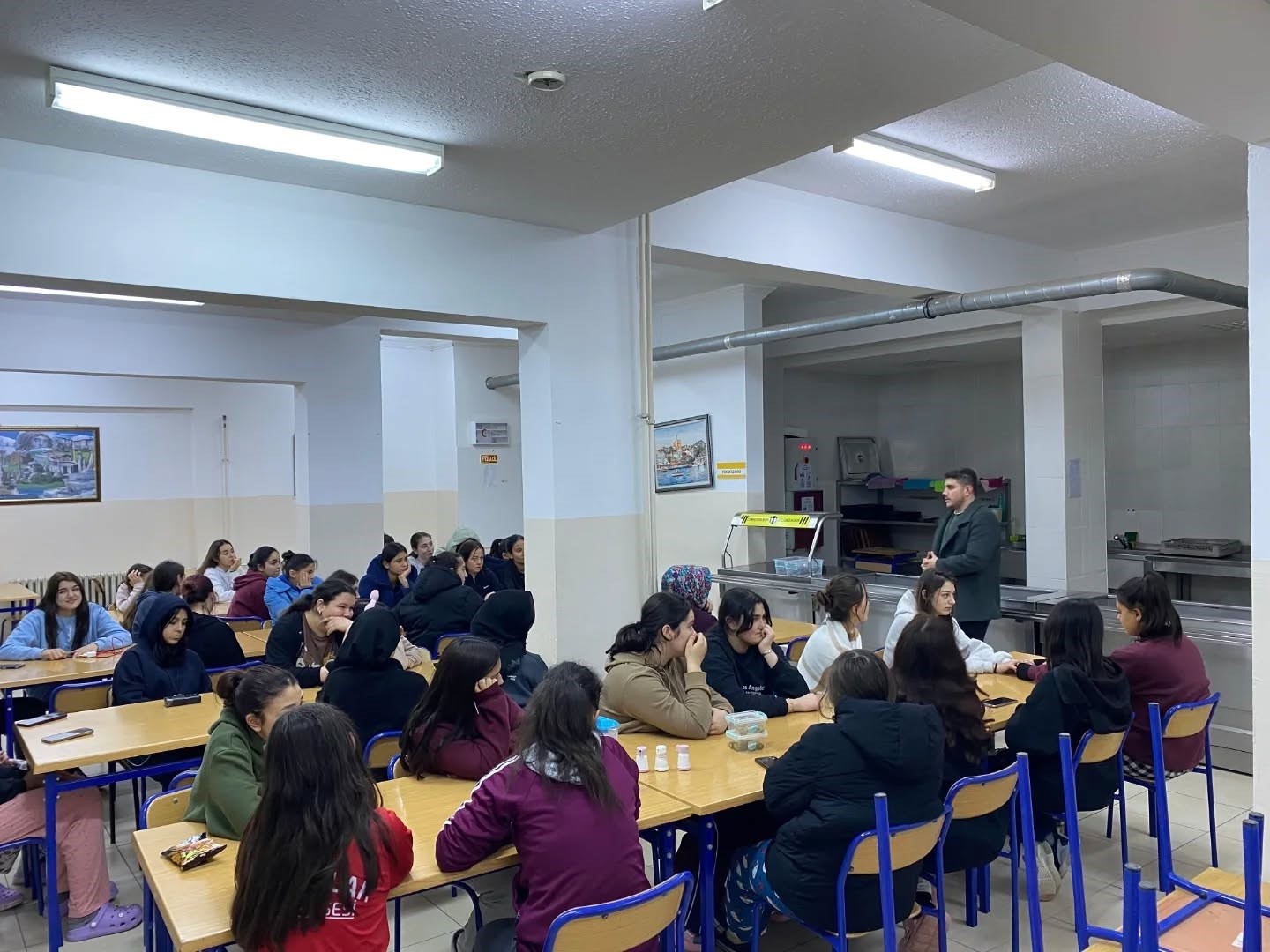 Öğrencilere anlamlı Berat Kandil programı
Öğrencilere anlamlı Berat Kandil programı