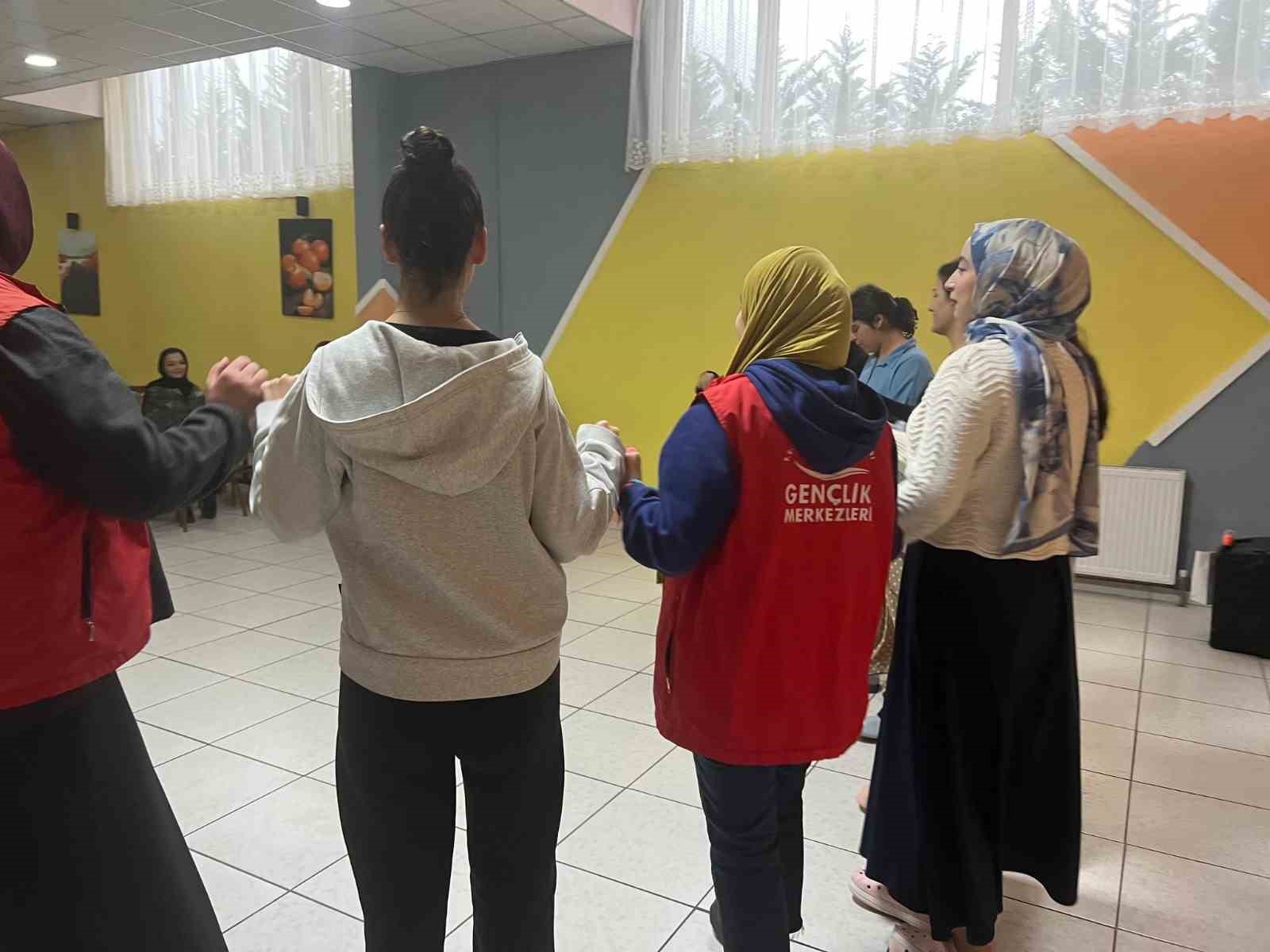 Öğrencilere gençlik merkezinin faaliyetleri tanıtıldı
