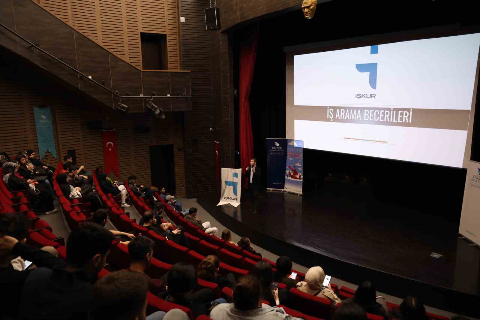 Öğrencilere iş arama beceresi
