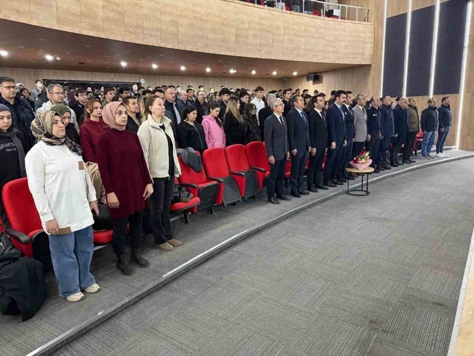 Öğrencilere siber suçlar ve yasa dışı bahisle mücadele semineri verildi
Öğrencilere siber suçlar ve yasa dışı bahisle mücadele semineri verildi