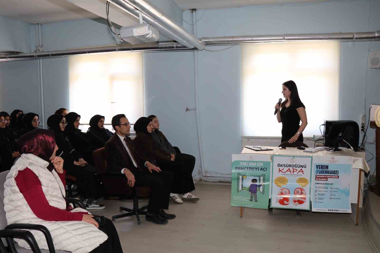Öğrencilere verem hastalığı anlatıldı
