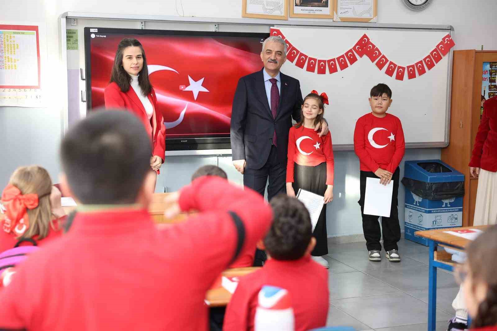 Öğrencilerin bayrak sevgisi dikkat çekti
