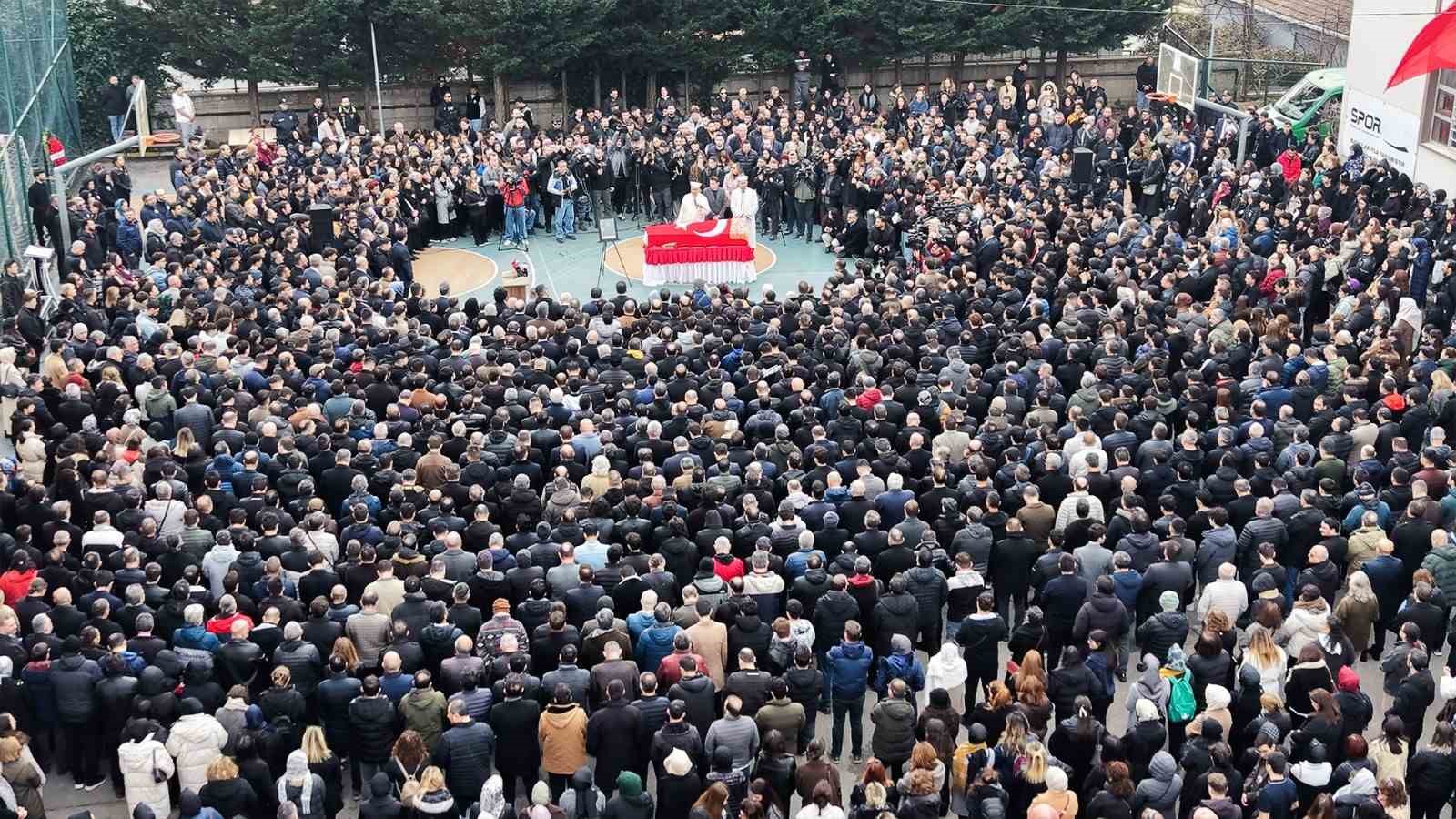 Öğrencisi tarafından öldürülen Fatma Nur öğretmenin anma töreni havadan görüntülendi
