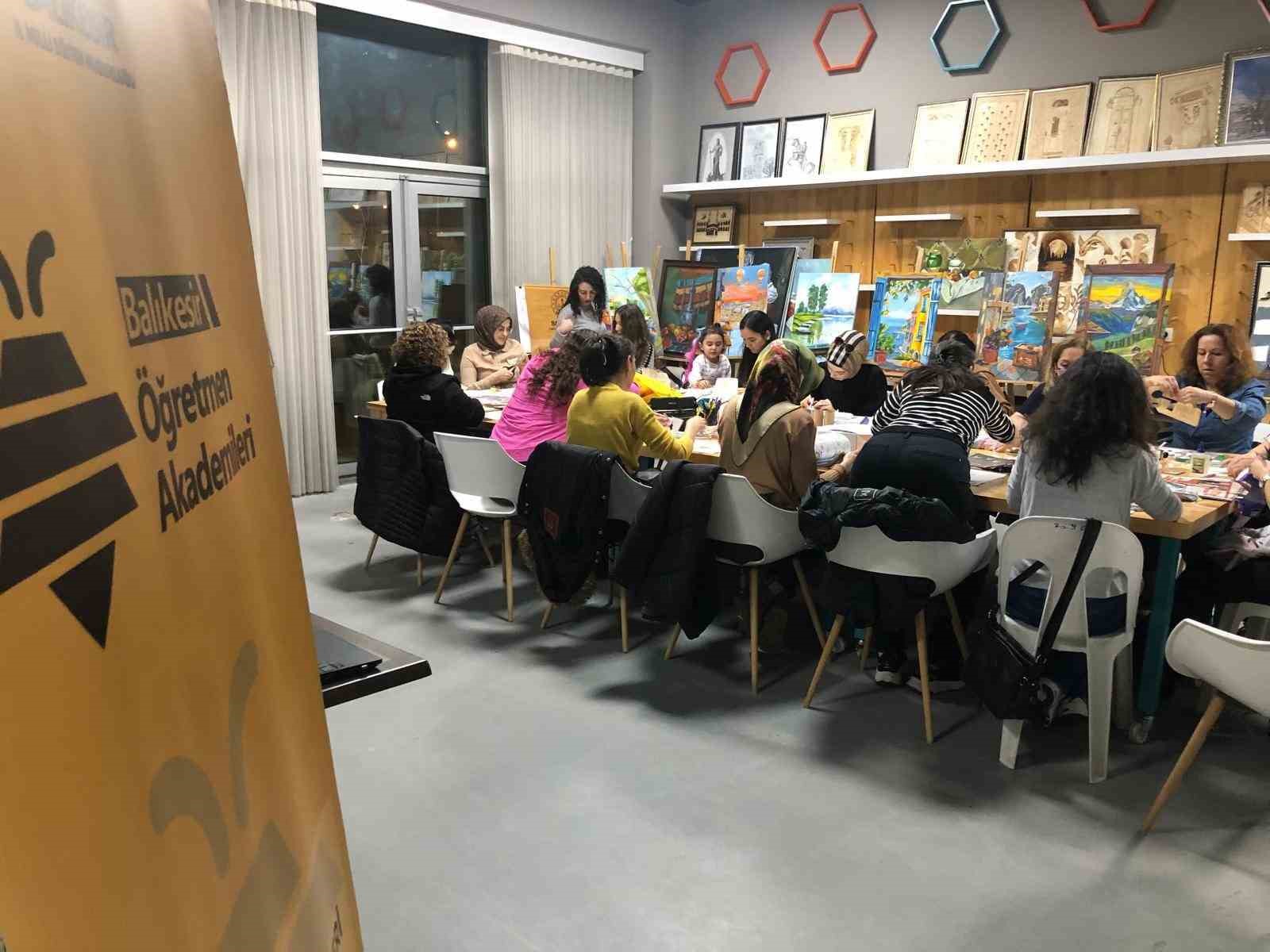 Öğretmen Akademisinde sanat dolu anlar
Öğretmen Akademisinde sanat dolu anlar