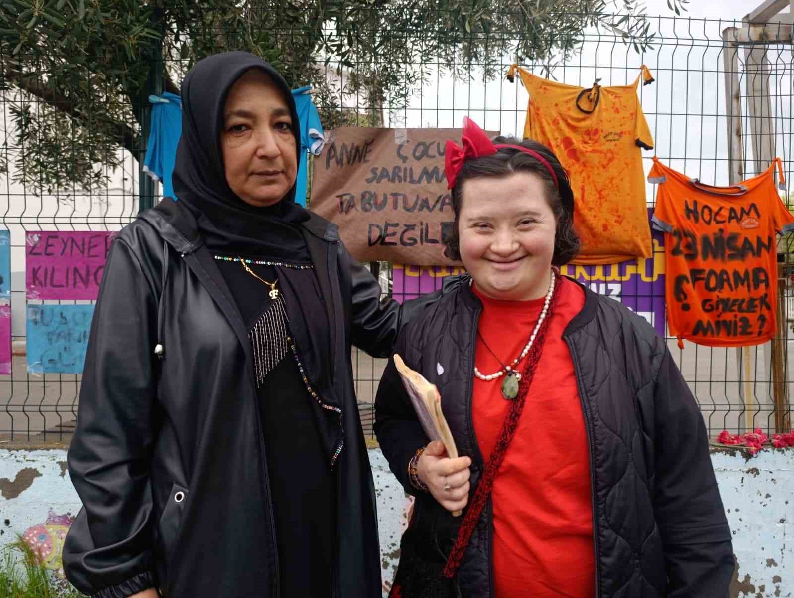 Öğretmen Ayla Kara’nın yakınları okulda dua etti
