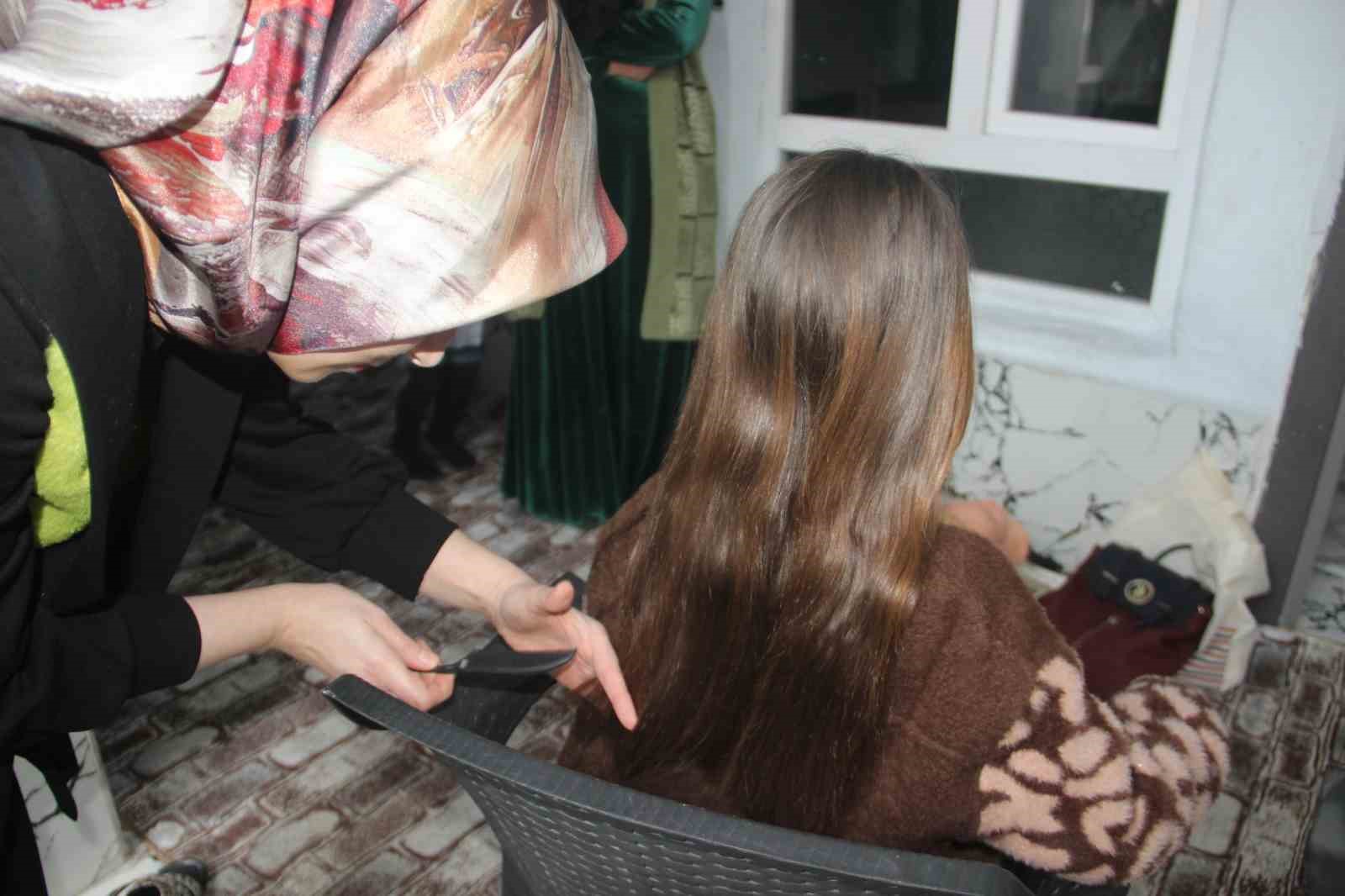 Öğretmen, çocukluk hayali mesleğiyle gönüllere dokunuyor
Öğretmen, çocukluk hayali mesleğiyle gönüllere dokunuyor