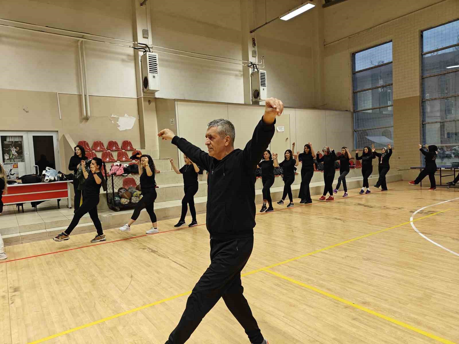 Öğretmen öğretmenlere ders verdi, Türkiye’de ilki gerçekleştirdi
