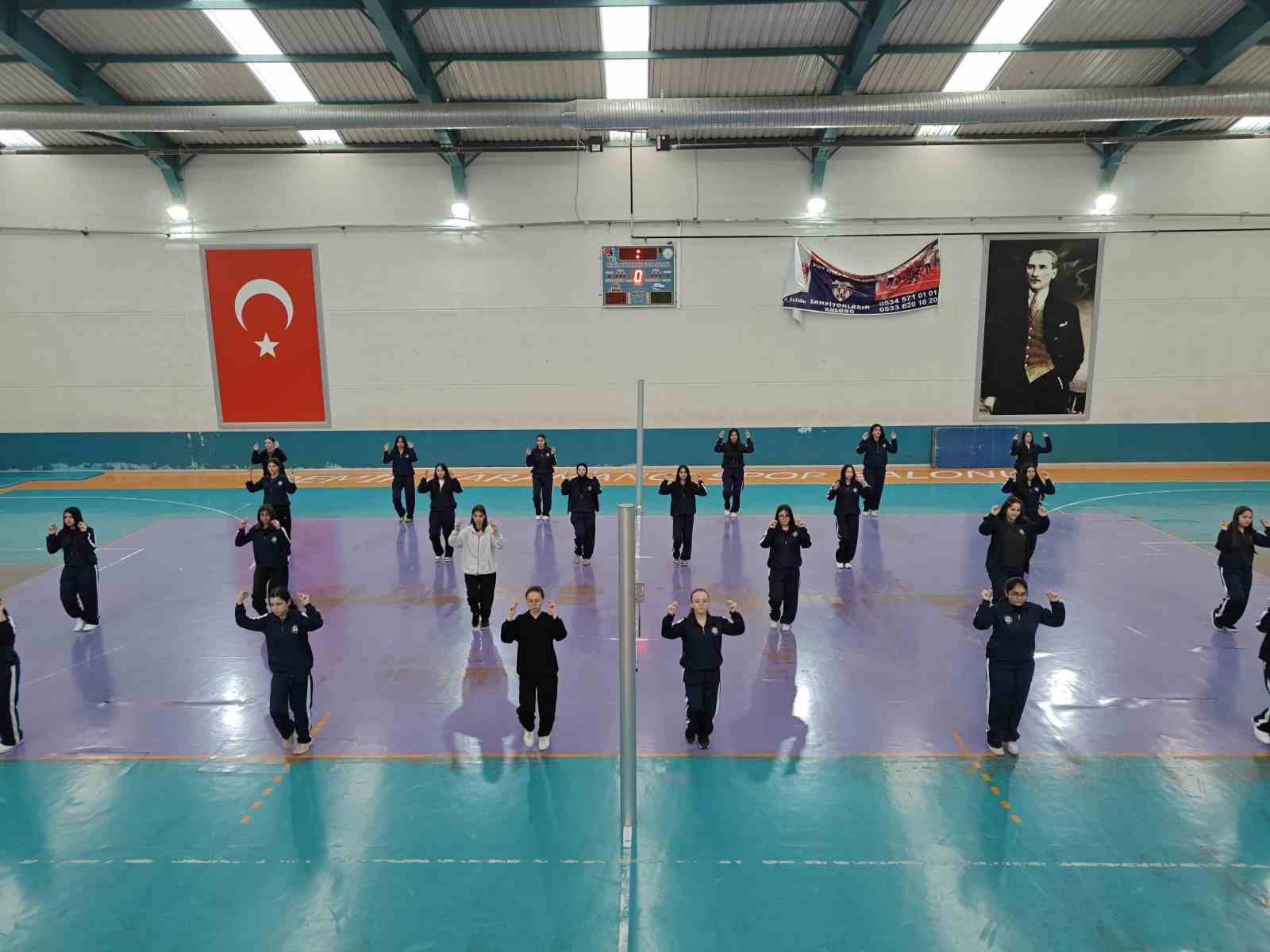 Öğretmen öğretmenlere ders verdi, Türkiye’de ilki gerçekleştirdi
