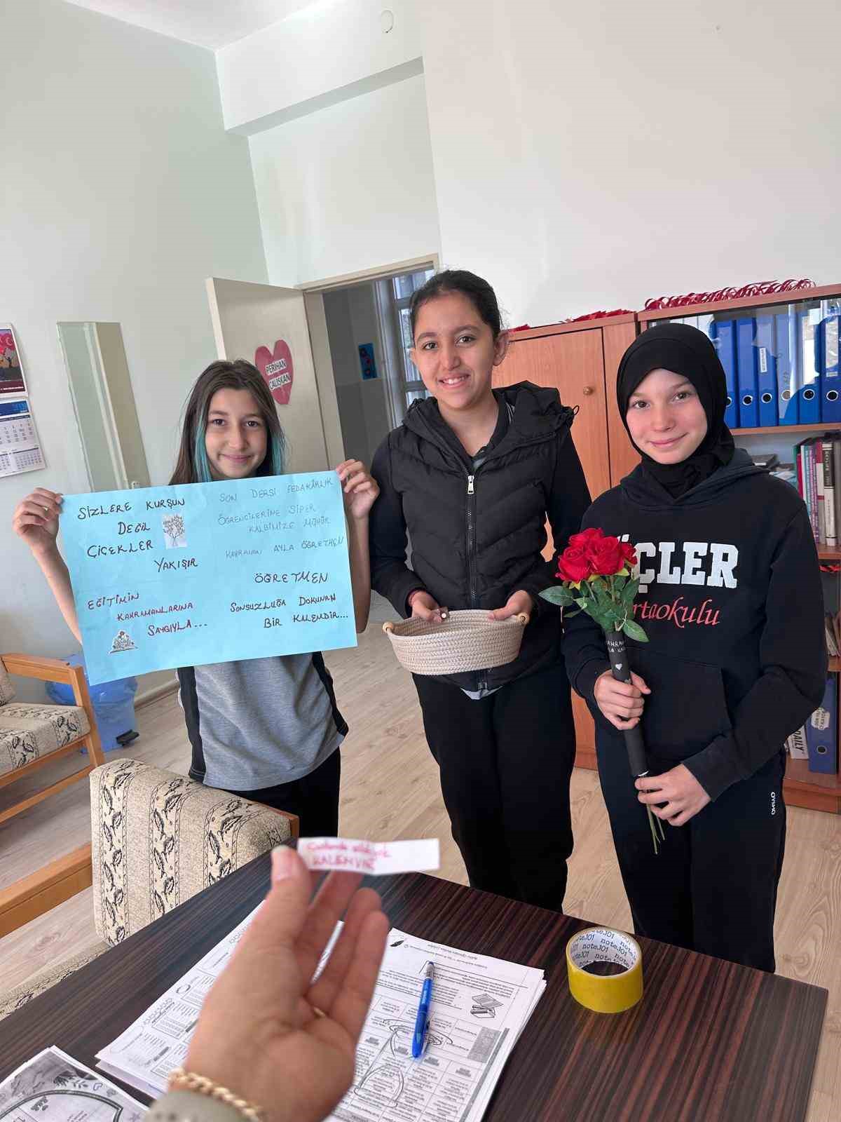 Öğretmenler ve öğrenciler birbirine moral oldu
