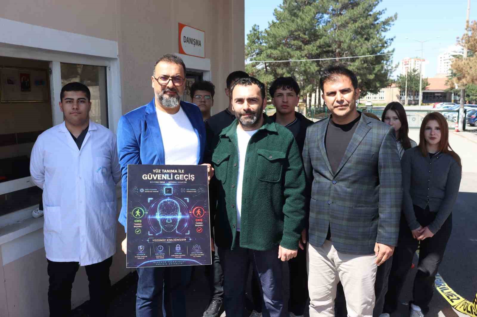 Öğretmenler yapay zeka ile okul güvenliğini artırdı
