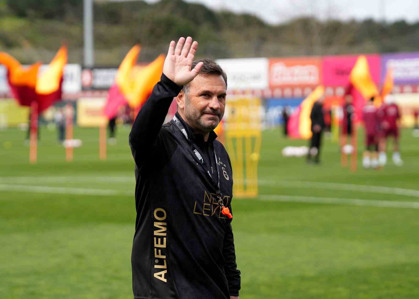 Okan Buruk: "4 sene üst üste şampiyon olacağımıza yüzde 100 inanıyorum"
