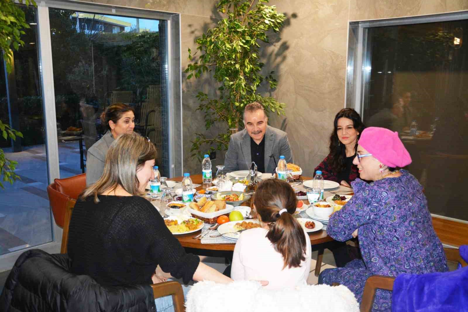 Öksüz ve yetim çocuklar için iftar programı düzenlendi
