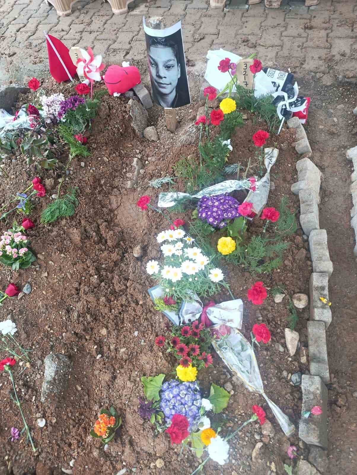 Okul saldırısı herkesi derinden etkiledi,  ’Kendi çocuğum vefat etmiş gibi uyuyamıyorum’
