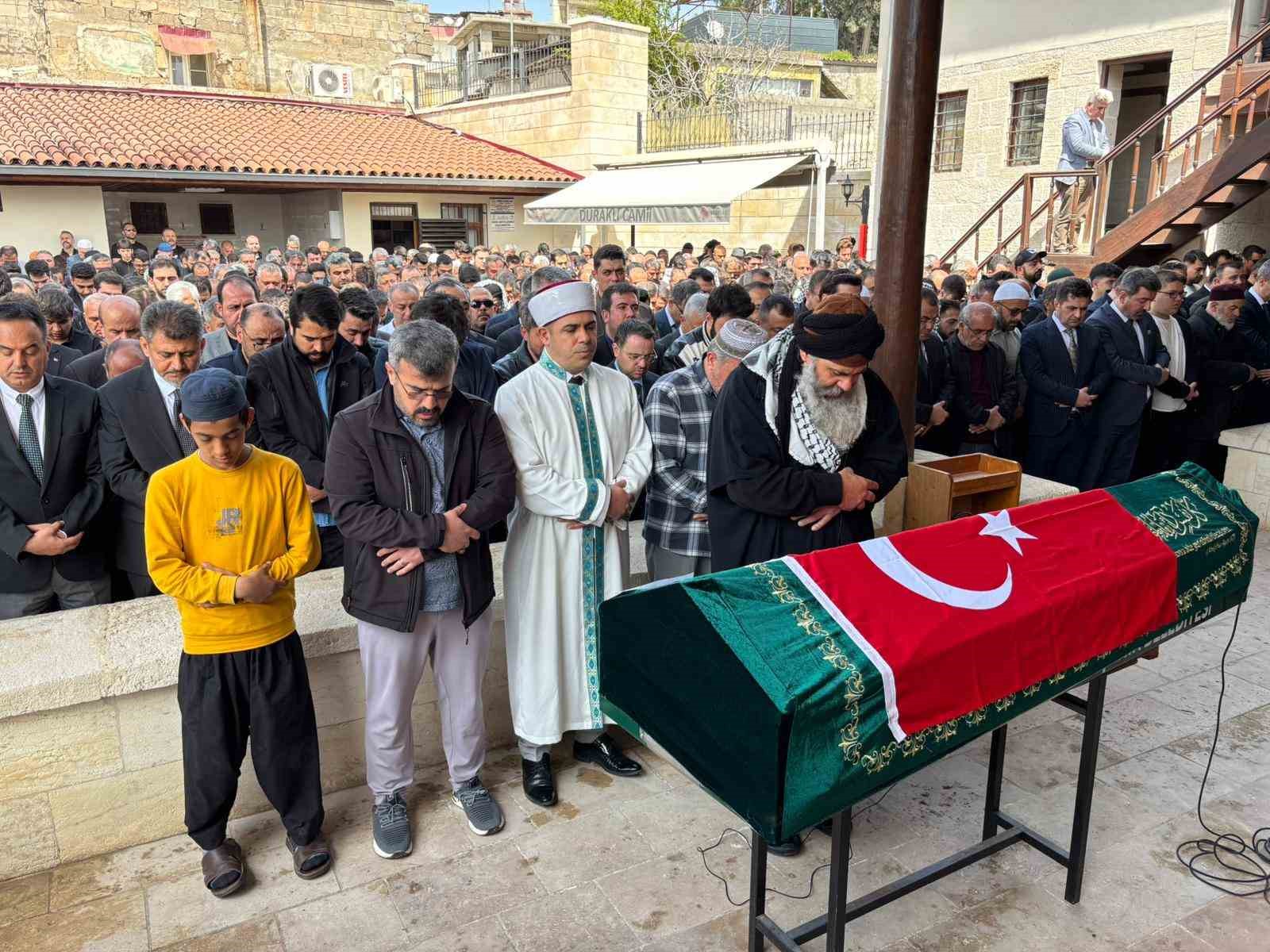 Okul saldırısında hayatını kaybeden Şuranur son yolculuğuna uğurlandı
