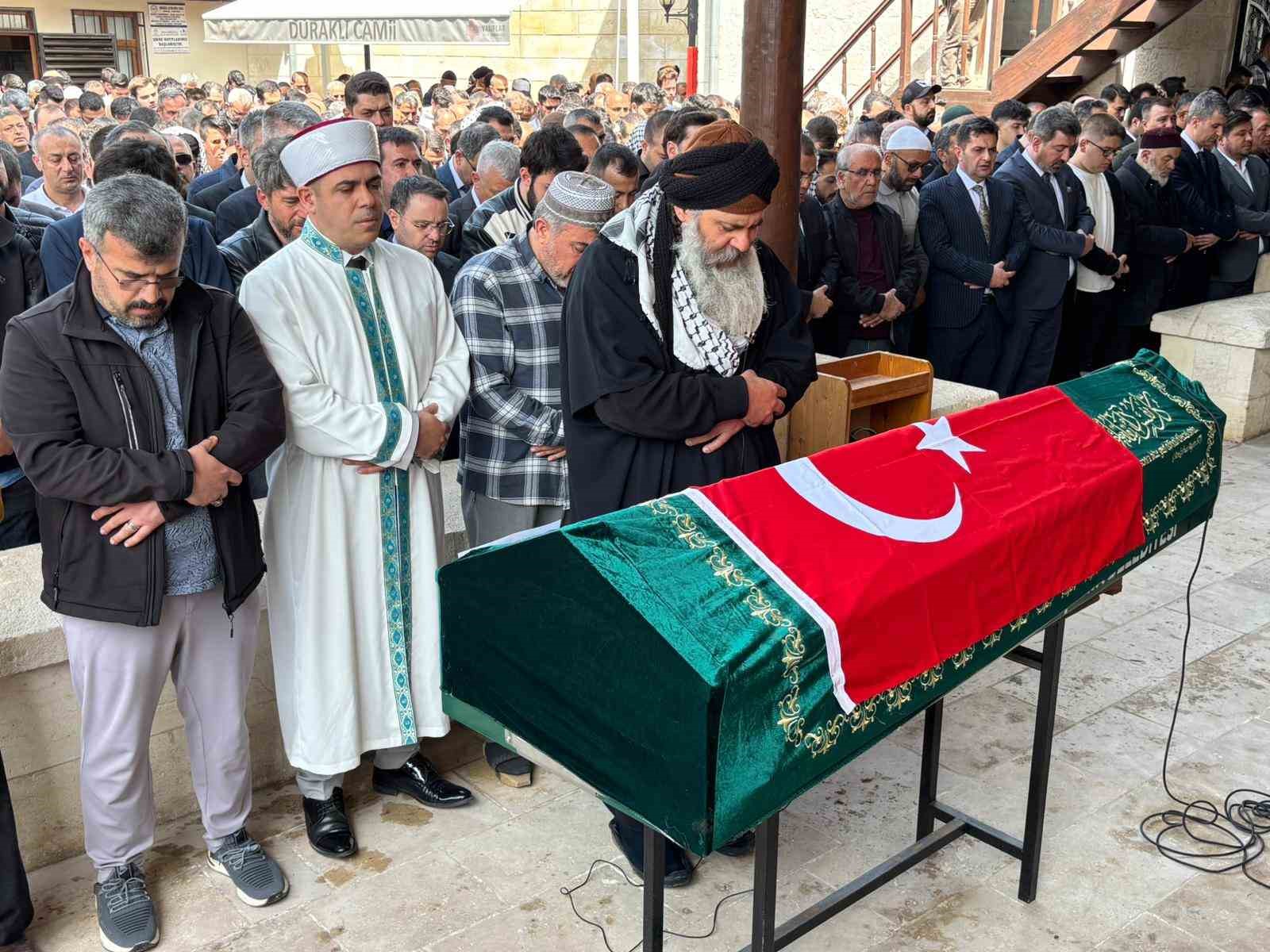 Okul saldırısında hayatını kaybeden Şuranur son yolculuğuna uğurlandı
