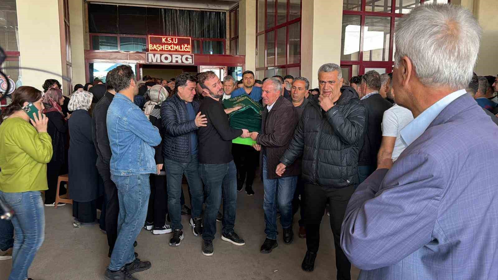 Okul saldırısında hayatını kaybedenlerin cenazeleri ailelerine teslim edilmeye başlandı
