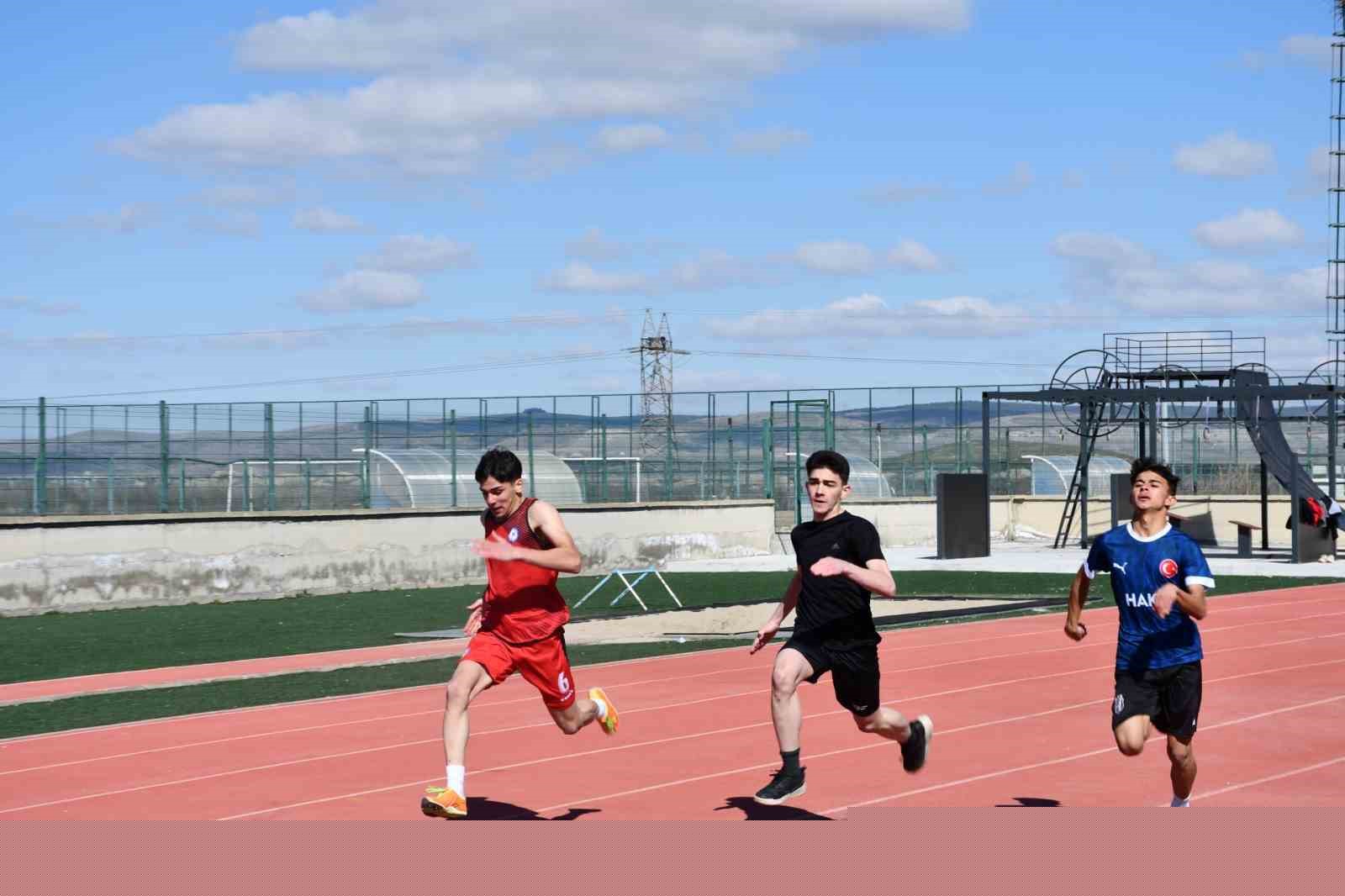 Okul Sporları Atletizm Müsabakaları tamamlandı

