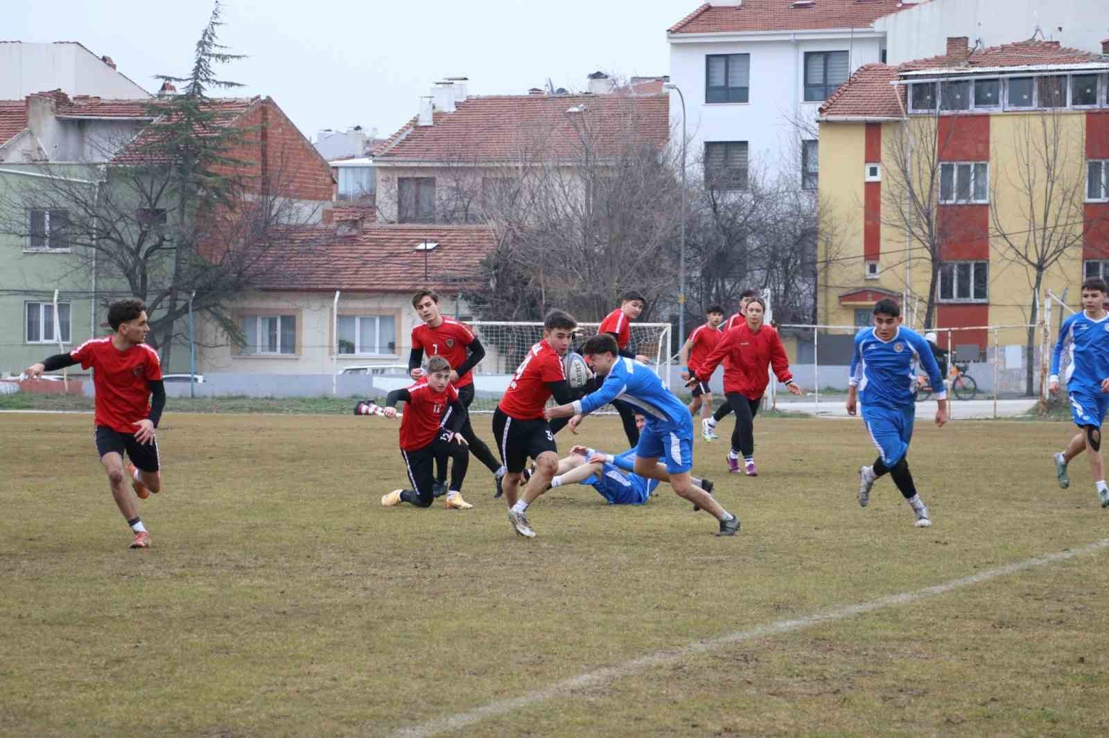Okul sporları ragbi il birinciliği müsabakaları heyecanla devam ediyor
