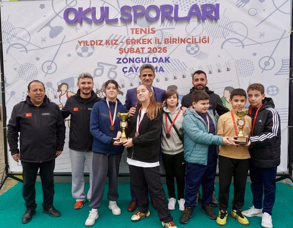 Okul sporları tenis müsabakaları Çaycuma’da tamamlandı
Okul sporları tenis müsabakaları Çaycuma’da tamamlandı