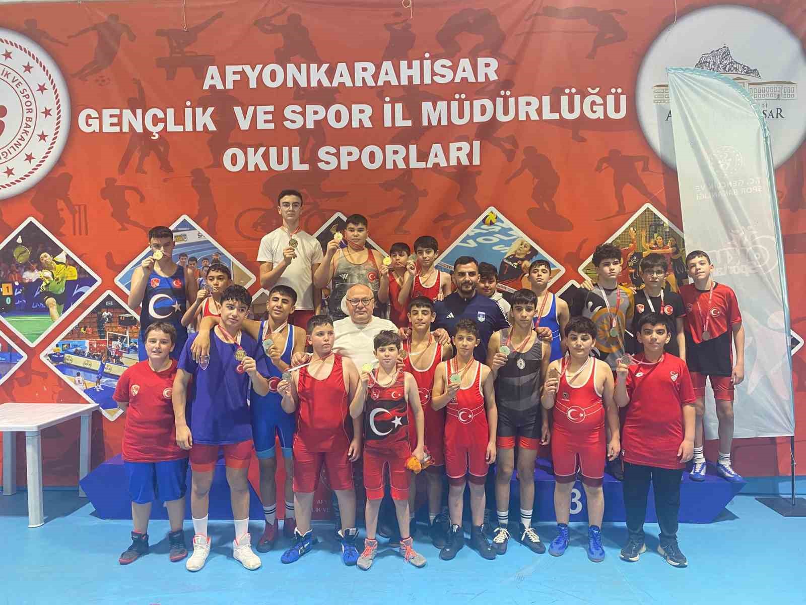 Okul Sporları Yıldızlar Güreş müsabakaları tamamlandı
