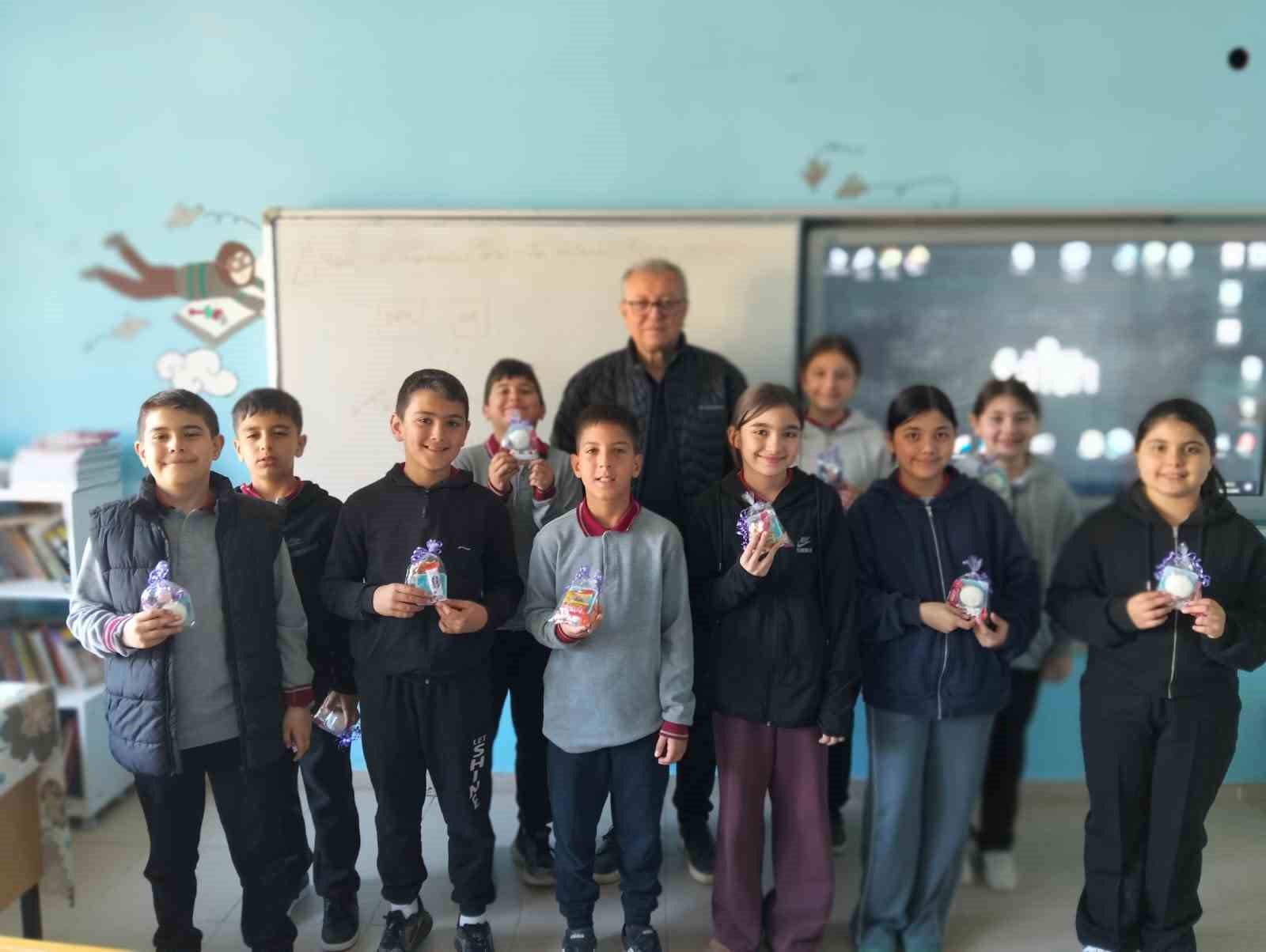 Okulda bayram geleneği yaşatıldı
