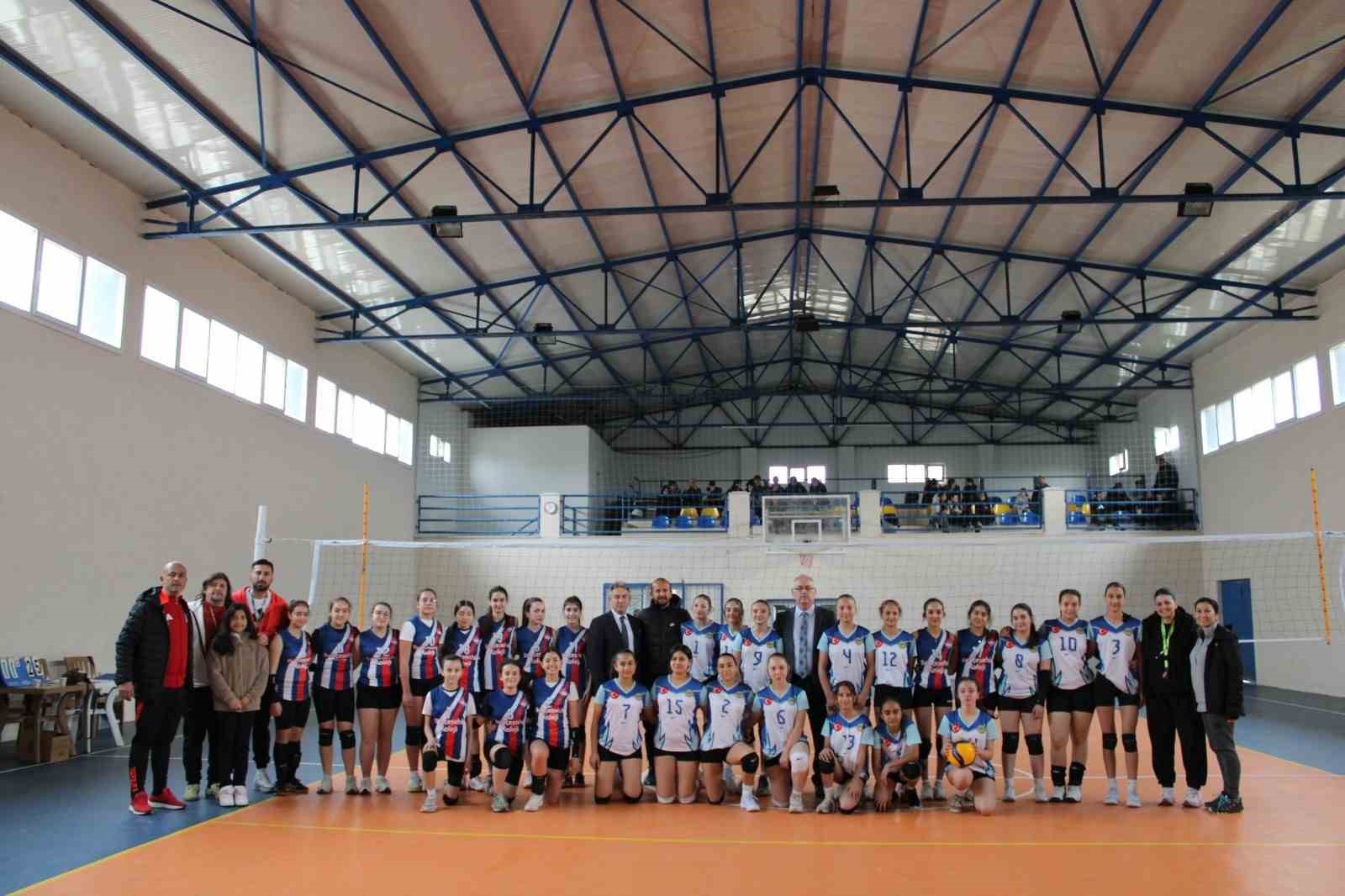 Okullar arası bahar şenlikleri spor müsabakaları heyecanı başladı
