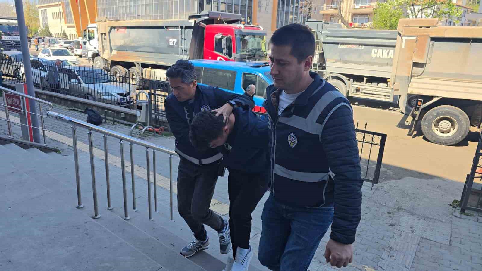 Okullarda eylem yapacağı iddiasıyla gözaltına alınan şüpheli adliyeye sevk edildi
