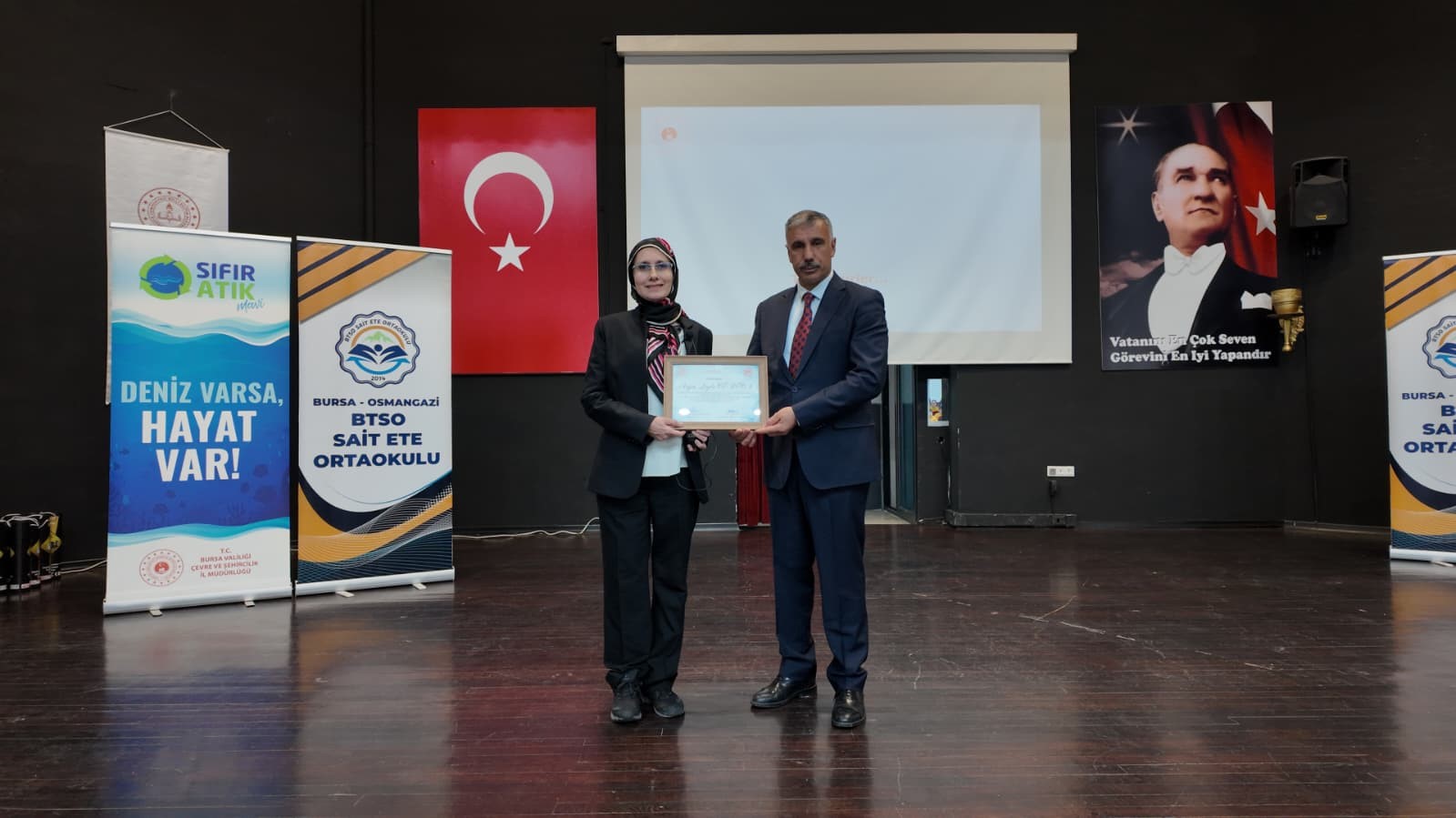 Okullarda sıfır atık bilinci eğitim ve iş birliğiyle büyüyor
Okullarda sıfır atık bilinci eğitim ve iş birliğiyle büyüyor