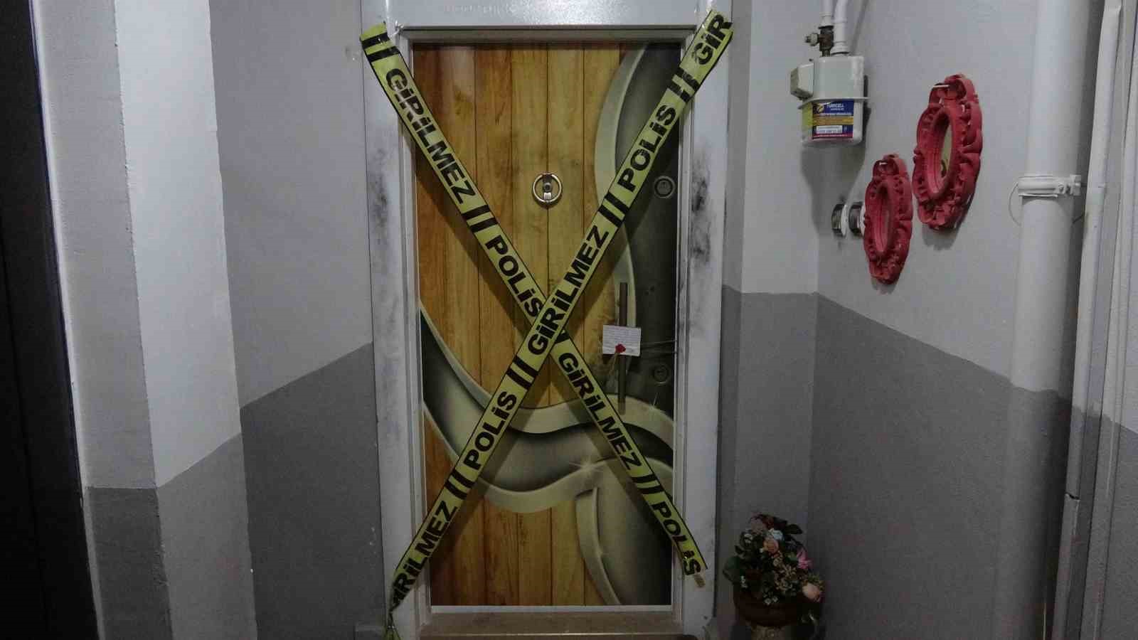 Öldürdüğü kadının 3 altın bileziğini bozdurup parayı böyle teslim aldı
