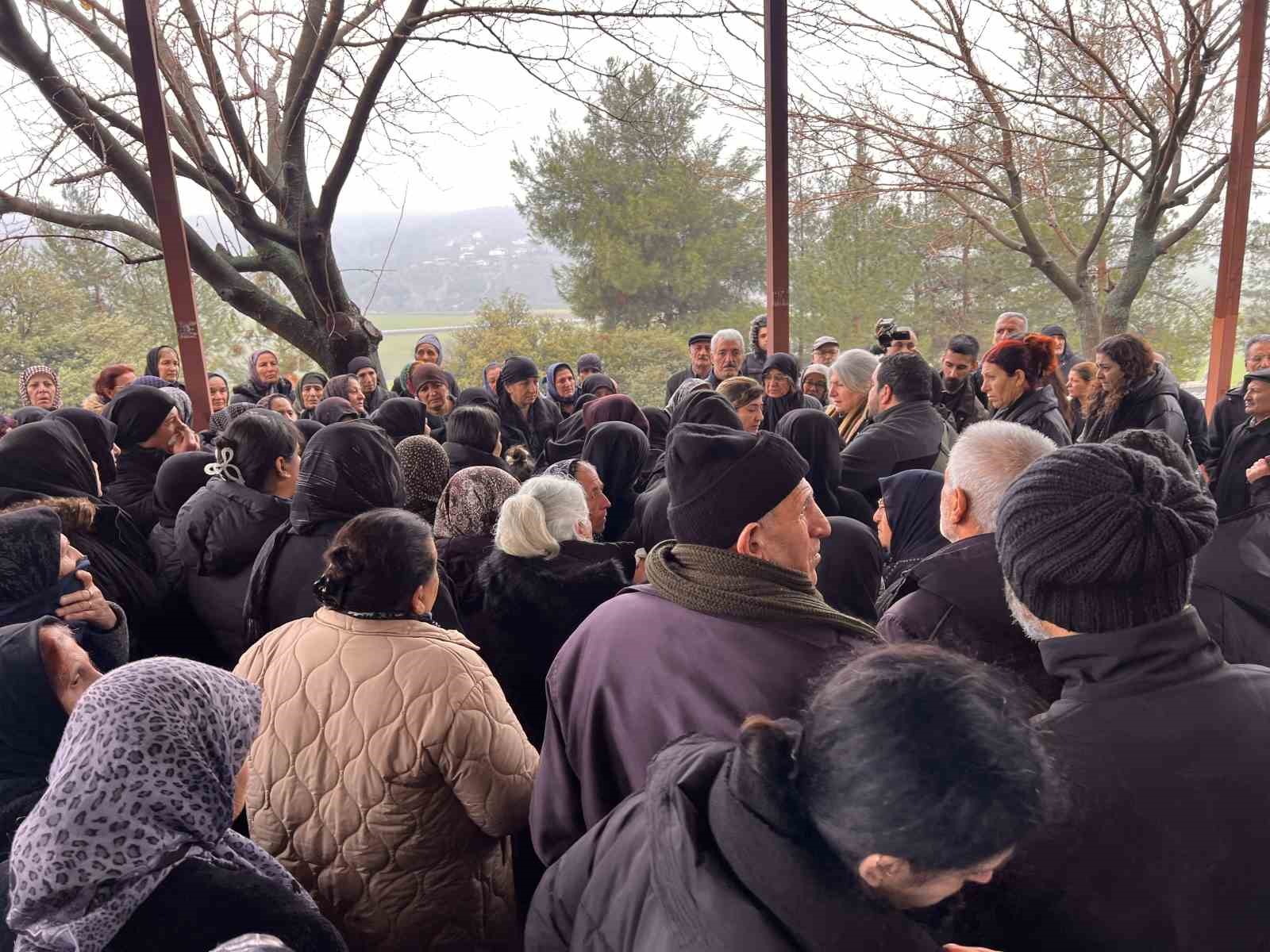 Öldürülen 2 çocuk annesi son yolculuğuna uğurlandı
