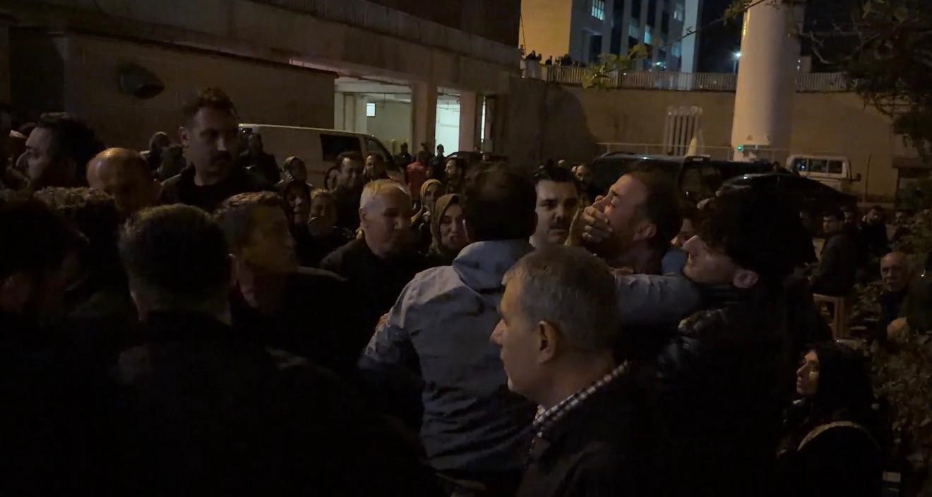 Ölenlerin yakınlarından Vali Ünlüer’e tepki
