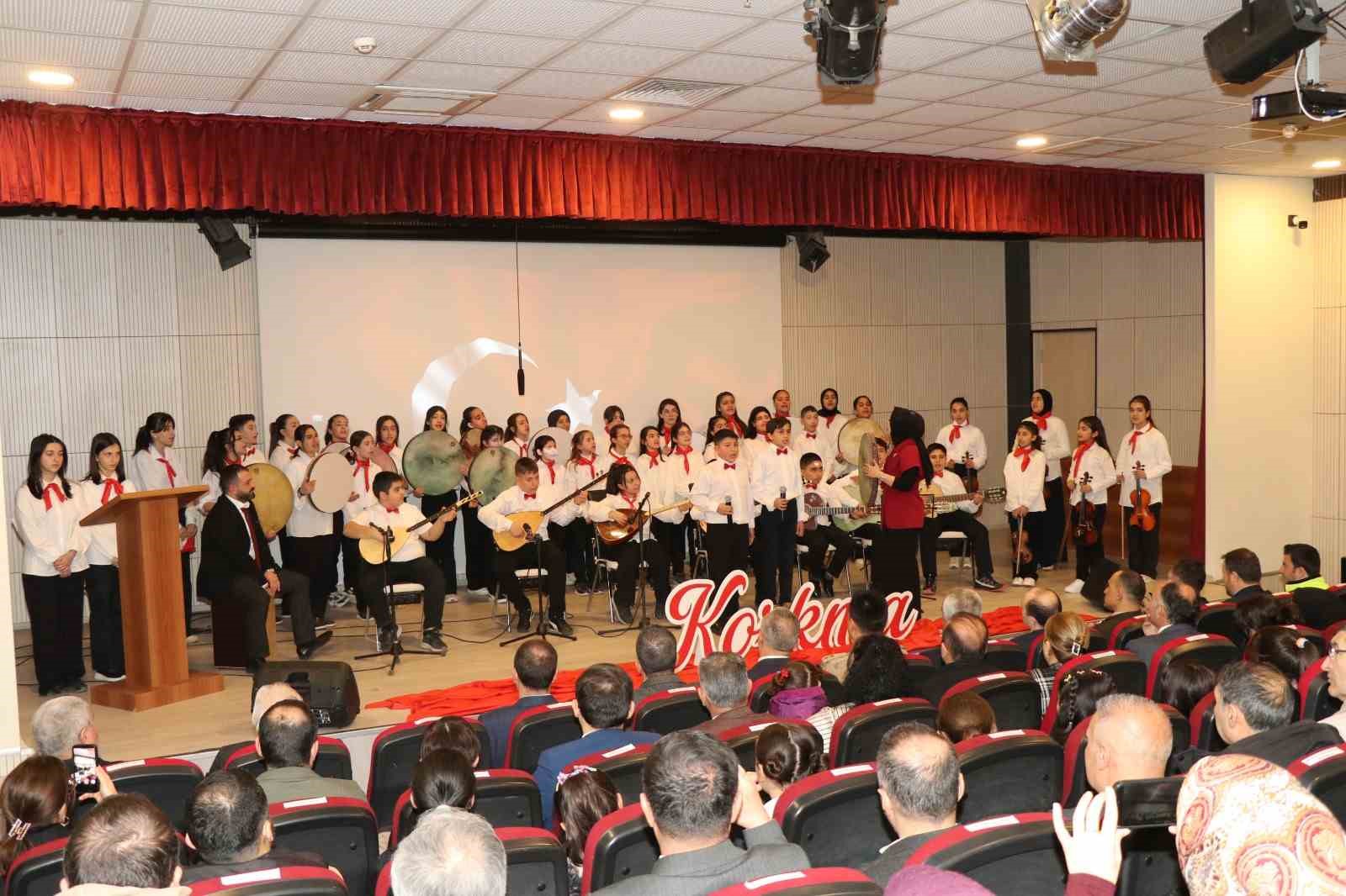 Oltu Mehmet Akif Ersoy Ortaokulu’nda, İstiklal Marşı’nın kabulü ve Mehmet Akif Ersoy’u anma programı
