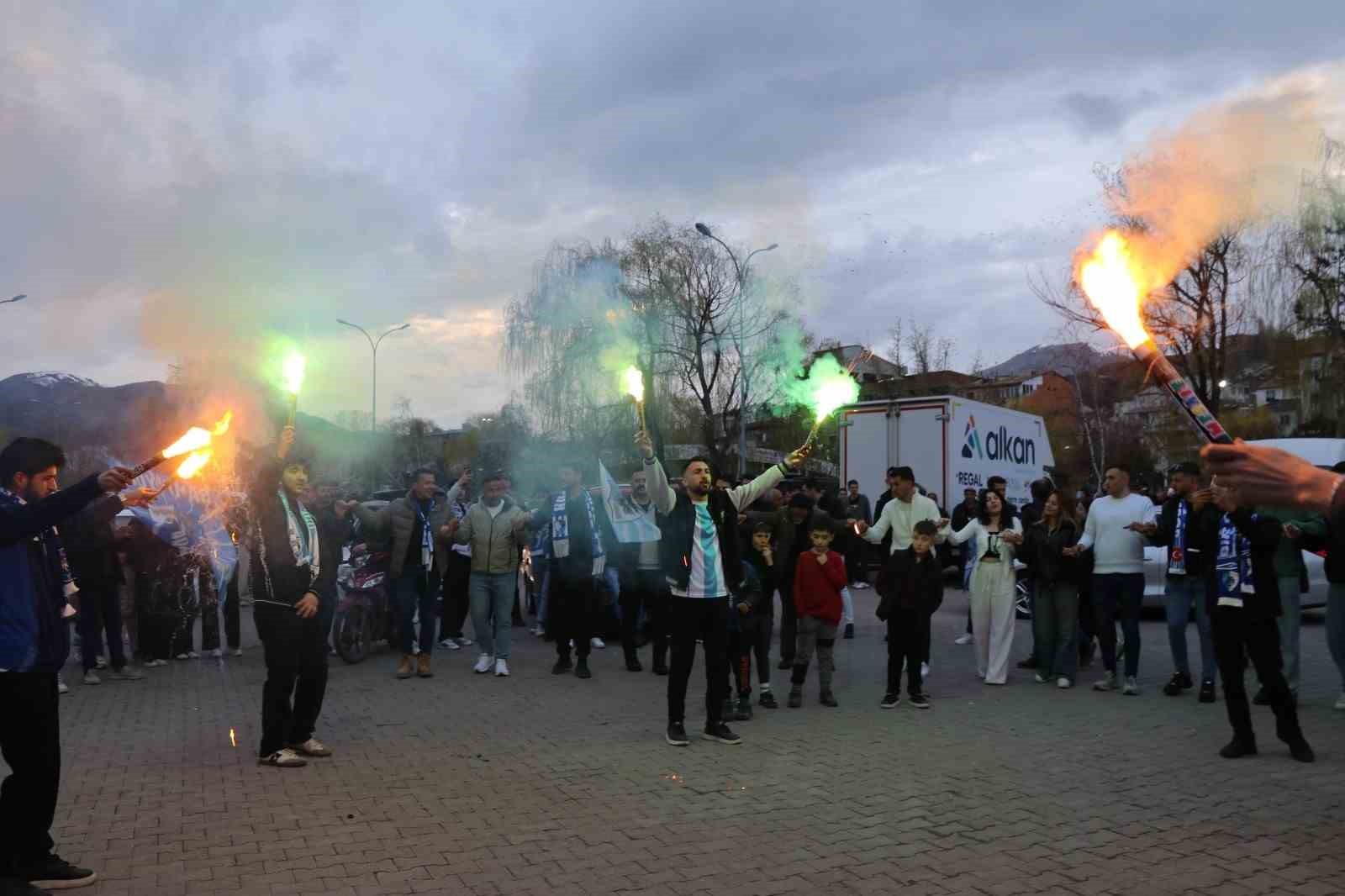Oltu’da Erzurumspor’un şampiyonluk coşkusu
