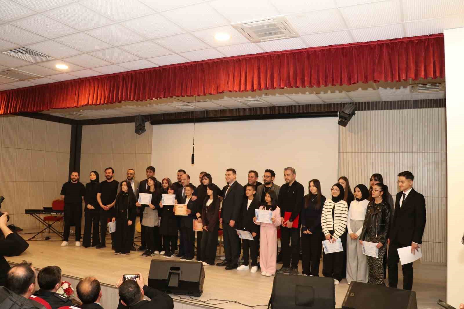 Oltu’da genç sesler ter döktü
