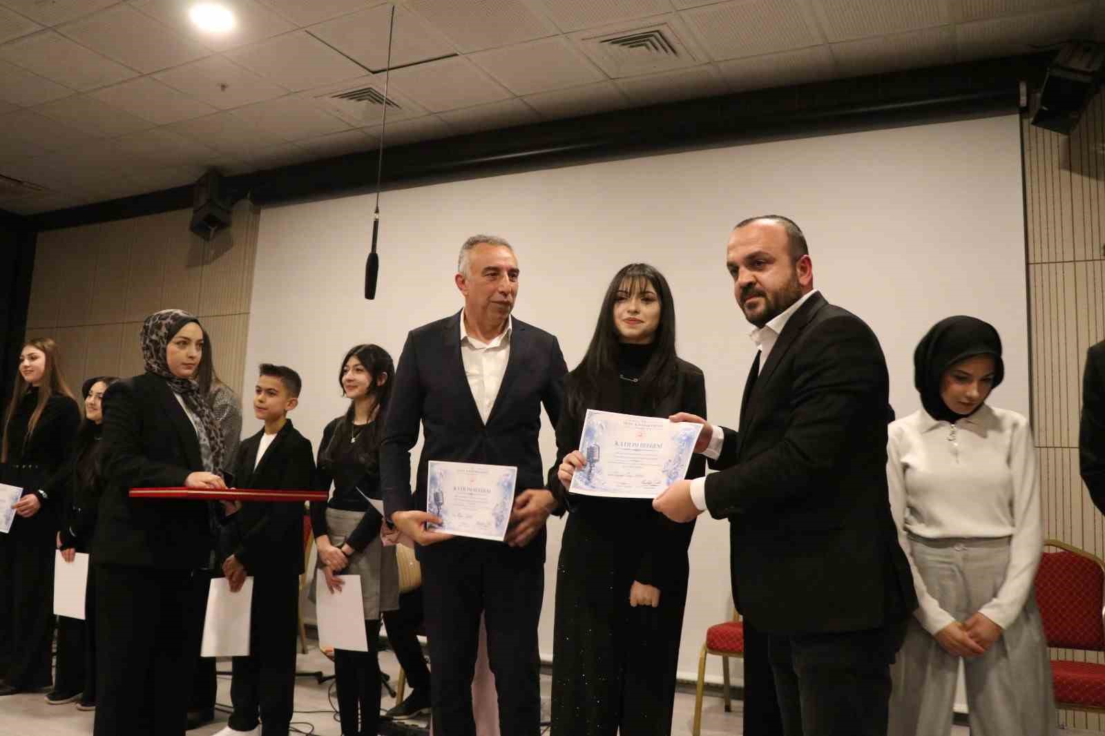 Oltu’da genç sesler ter döktü
