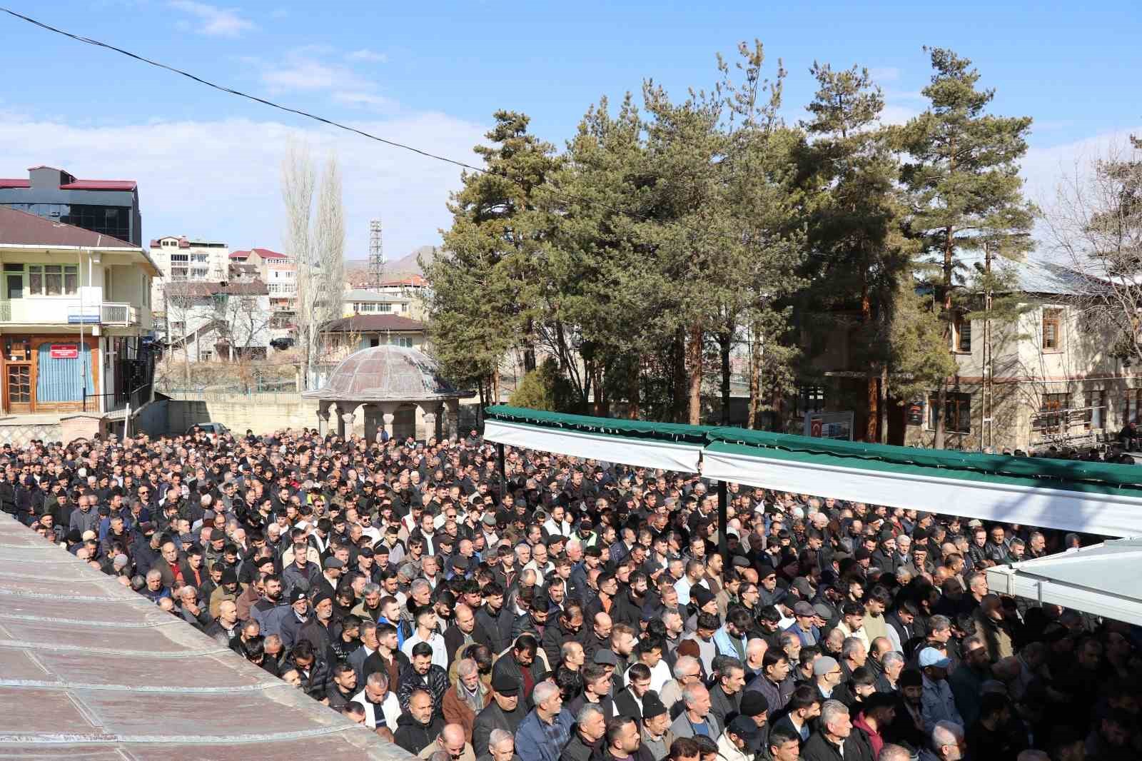 Oltu’da motosiklet kazası: 1 ölü, 1 yaralı
