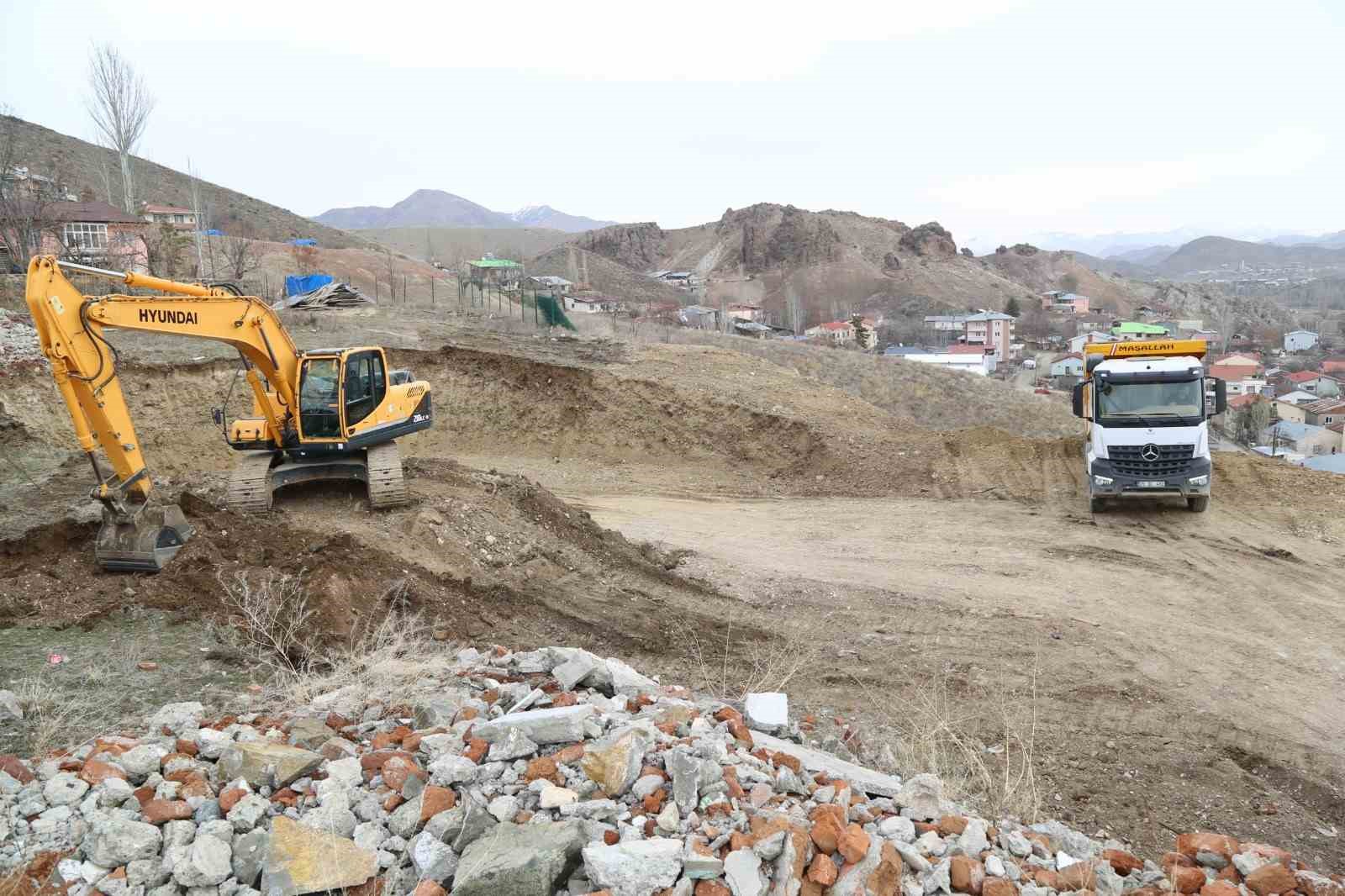 Oltu’da yeni öğretmenevinin temelleri açılıyor

