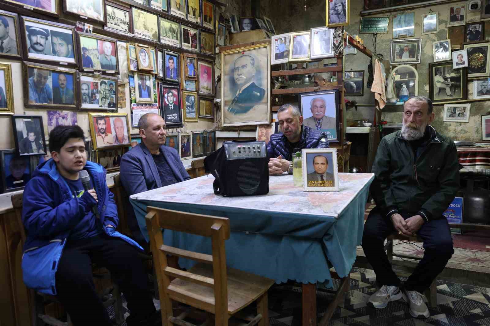 Ölüler Kıraathanesi’nde nostaljik bayramlaşma
