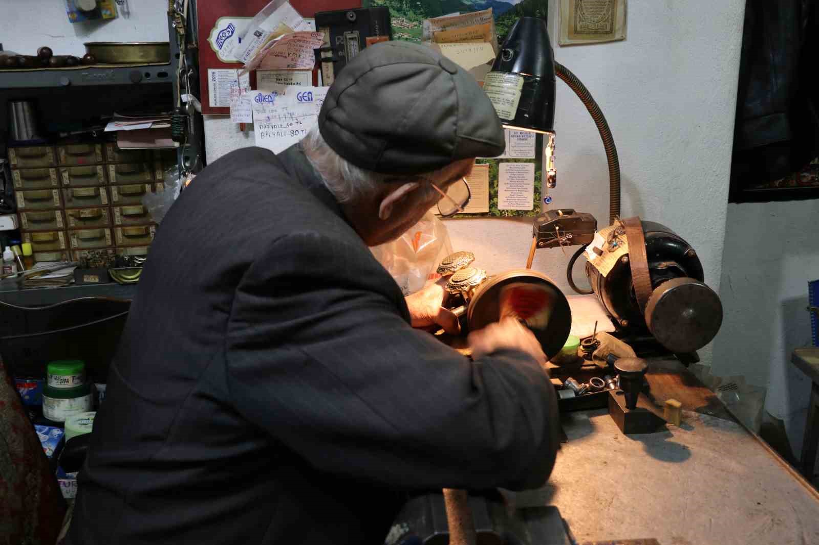 Ömrünü anahtara adadı, 84 yaşında hâlâ tezgâh başında
