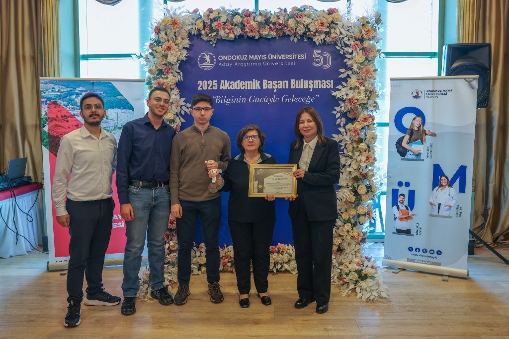 OMÜ’de 2025 yılının öne çıkan akademik başarıları ödüllendirildi
