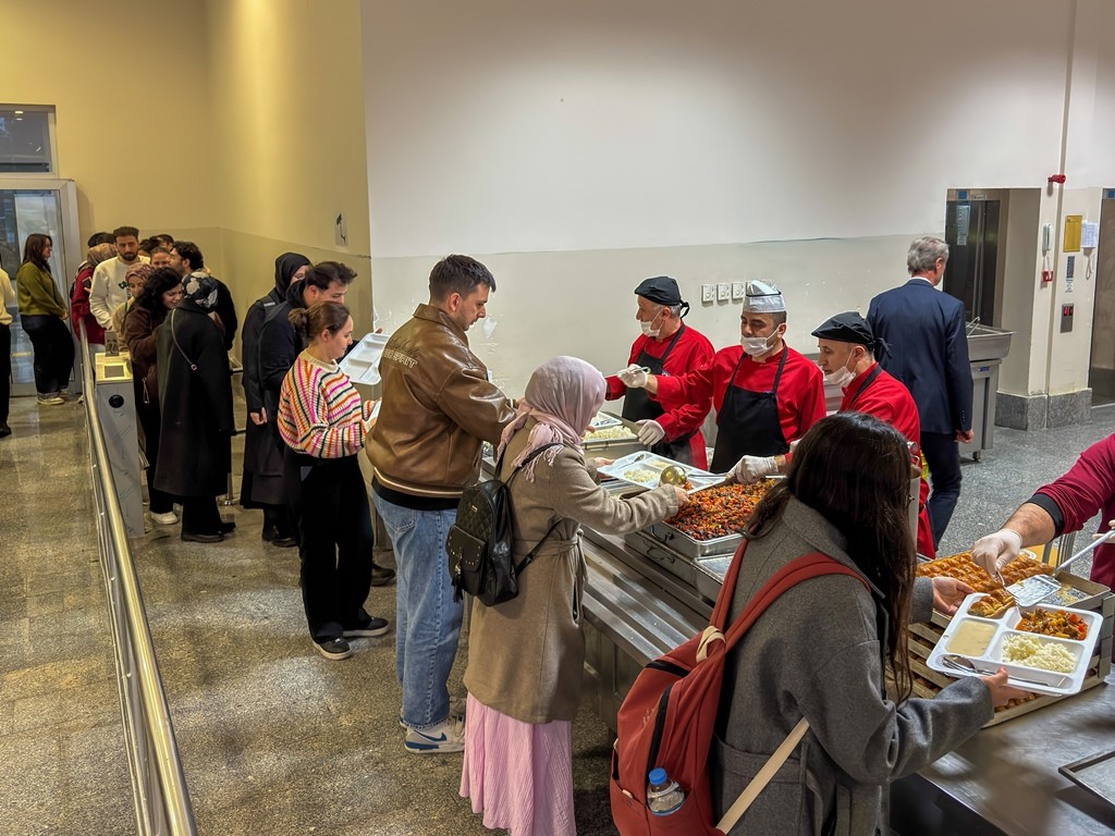 OMÜ’de Ramazan’ın ilk sofrası kuruldu
