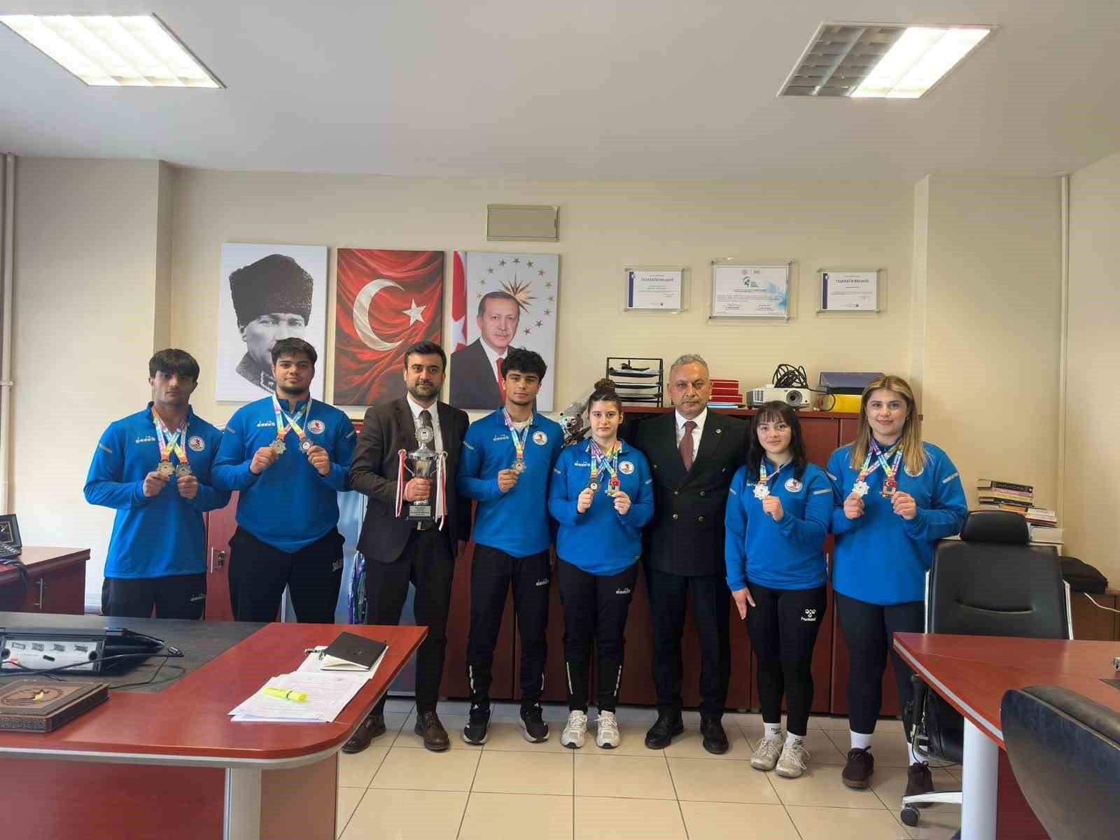 OMÜ’nün judo başarısı: 1 altın, 3 bronz madalya
