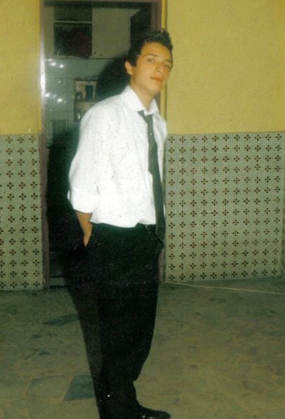 Omurilik felci geçiren "Stikman" lakaplı Günal Şen, Elon Musk’un tedavisiyle tekrar yürümek istiyor
Omurilik felci geçiren "Stikman" lakaplı Günal Şen, Elon Musk’un tedavisiyle tekrar yürümek istiyor