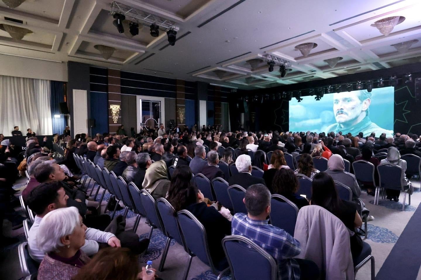 Onbeşliler dizisinin galası Tokat’ta yapıldı
Onbeşliler dizisinin galası Tokat’ta yapıldı